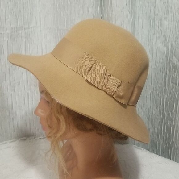 Women's hat pre-owned - Picture 4 of 7